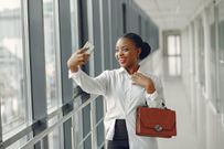 How to escape the paycheck-to-paycheck lifestyle to enjoy your 9 to 5/Gustavo Fring/Pexels