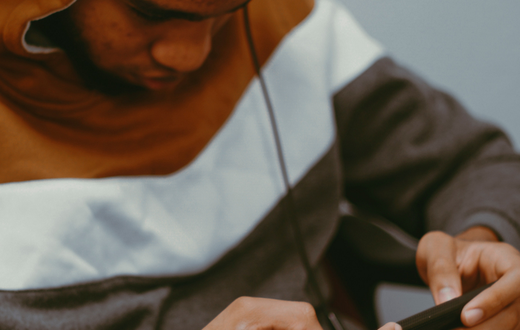 8 personal finance podcasts that are worth your time/Pexels