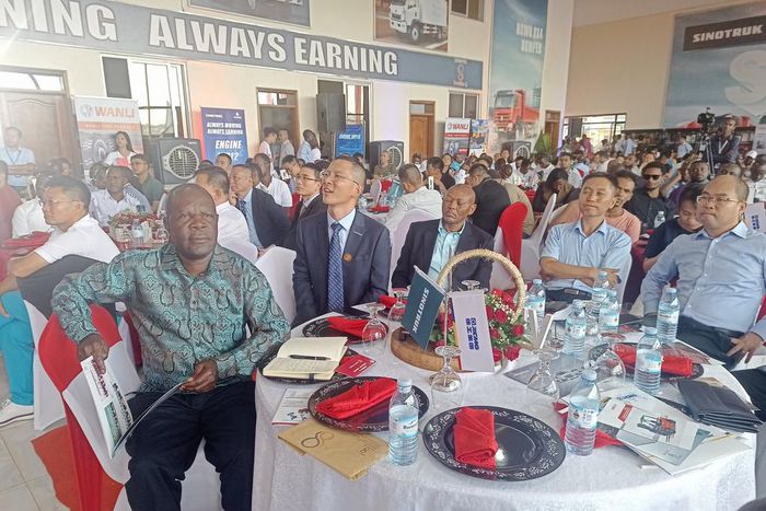 Gov't spokesperson Ofwono Opondo and the executives of Double Q at the 10 anniversary celebrations