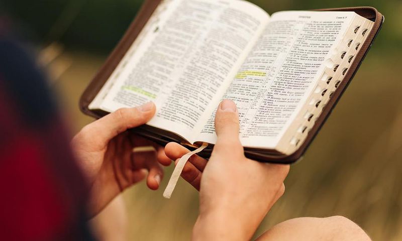 These are short Bible verses you can easily remember [PerryHighwayLuther]