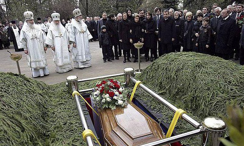 The difference between burial, funeral and cremation [DifferenceBetweennet]
