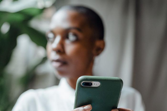 Signs to identify if she's cheating on you/Pexels/Ketut Subiyanto