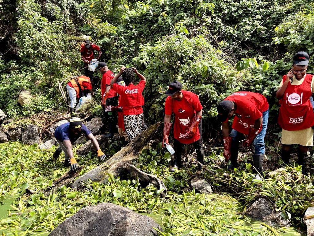 The clean up is hoped to rid L Victoria of plastic waste