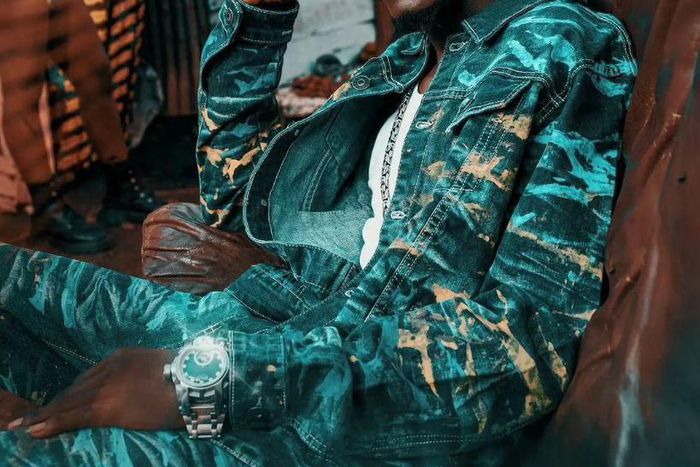 Mudra's new song titled Hoozambe is currently trending