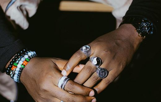 How to make art a living as a starving artist (artist's value)/Instagram/Ykee Benda