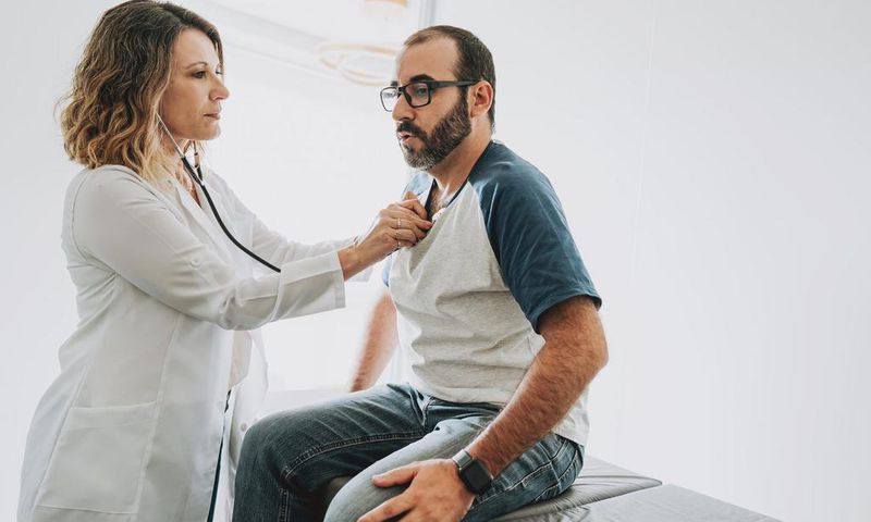 Testosterone may be a key indicator of men's heart health and longevity, new research suggests.andreswd/Getty Images