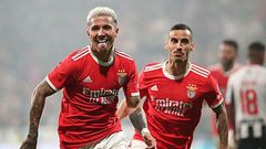 Enzo Fernandes scores for Benfica against Varzim