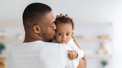 How to hold a baby right [iStock]