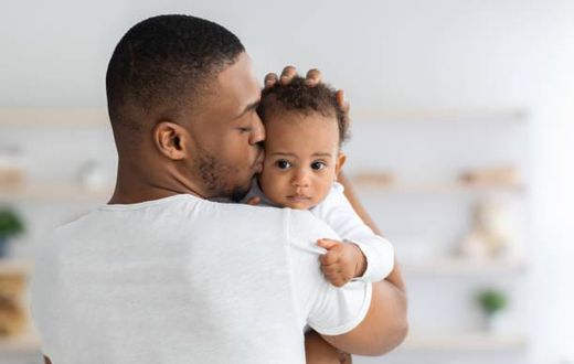 How to hold a baby right [iStock]