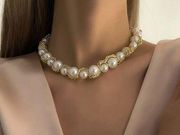 Pearl necklaces make you look more sophisticated [Etsy]