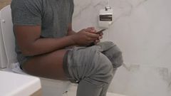 Do you need to poop everyday? [Shuttershock]