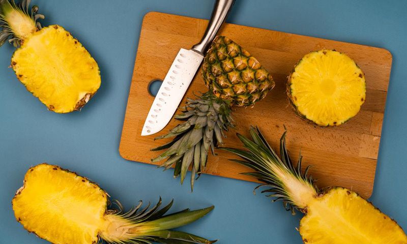 Pineapple on an empty stomach is surprisingly a great idea/Pexels