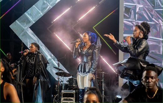 Blu 3 put up a thrilling show last night, marking their return after 16 years