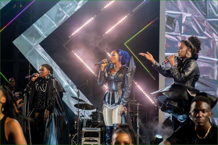 Blu 3 put up a thrilling show last night, marking their return after 16 years