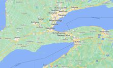 Chosen Becky captivated by Niagara Falls, it's better than Geography teachers said/Google Maps