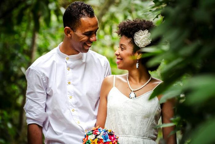 A couple looking at each other on their wedding day [Image: Lauber Torquato]