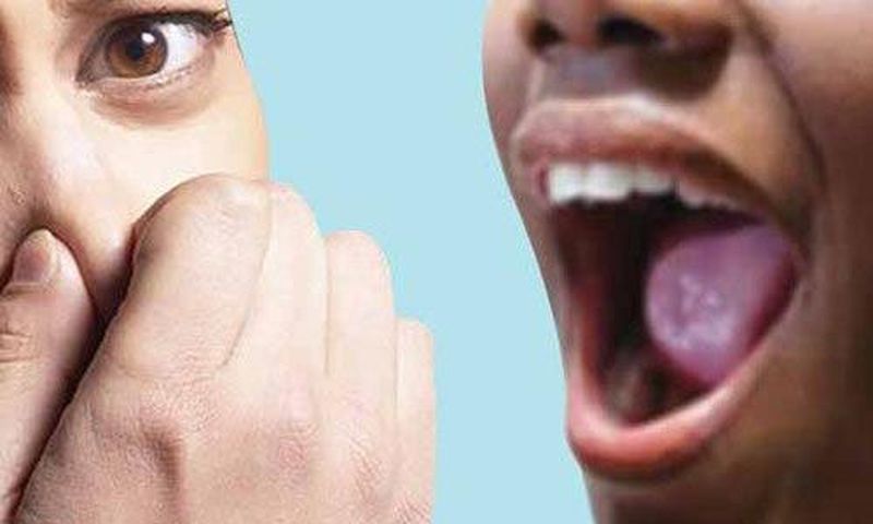 5 natural ways to fight bad mouth odor