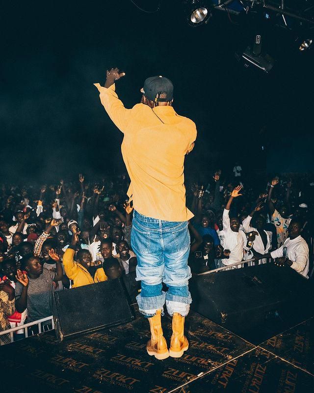 Fik Fameica looks smoking stylish in Khaki browns and messy seams/Instagram