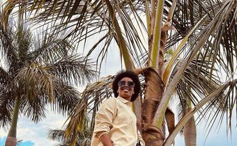 Barbie Kyagulanyi combined formal Monday and casual Friday at the beach/Instagram