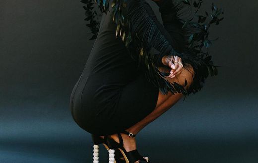 Here's how short women can appear taller [Instagram]