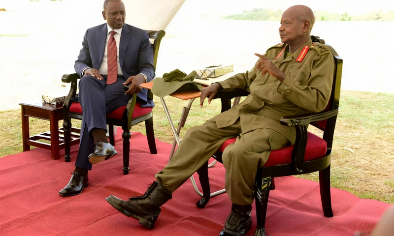 President William Ruto with Ugandan President Yoweri Museveni