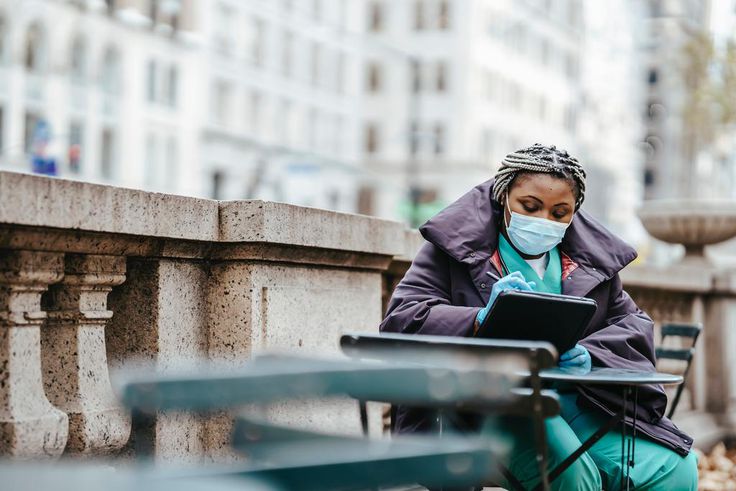 Why new studies suggest female doctors are better surgeons than male doctors/Pexels