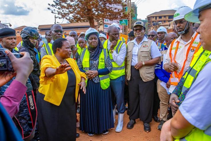 Nabbanja inspected the Kyebando Ring Road in Kawempe Division, as well as 7th Street and 8th Street