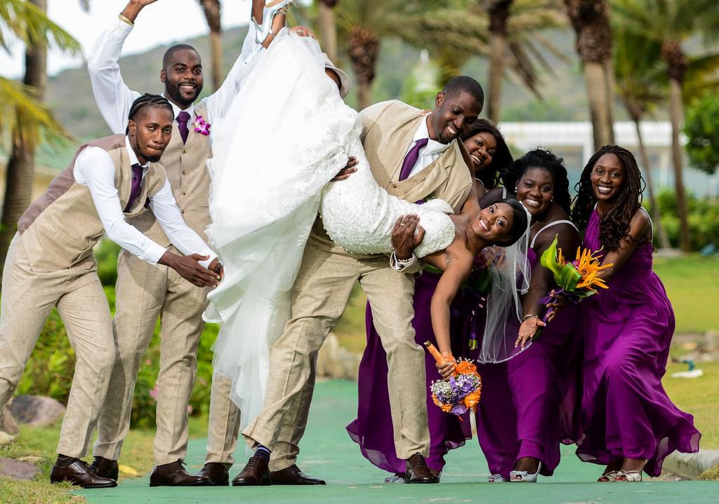 Origins of bridesmaids dress code and modern uses/Pexels
