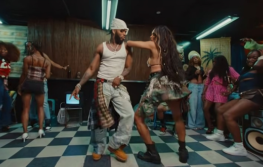 Diamond teamed up with American superstar Ciara in another cross-continental collaboration, ‘Low’