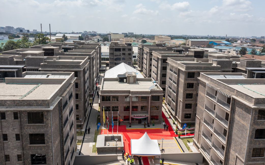 President William Ruto on Tuesday officially opened the Central Bank of Kenya (CBK) Police Housing Complex located in Nairobi’s Industrial Area. 