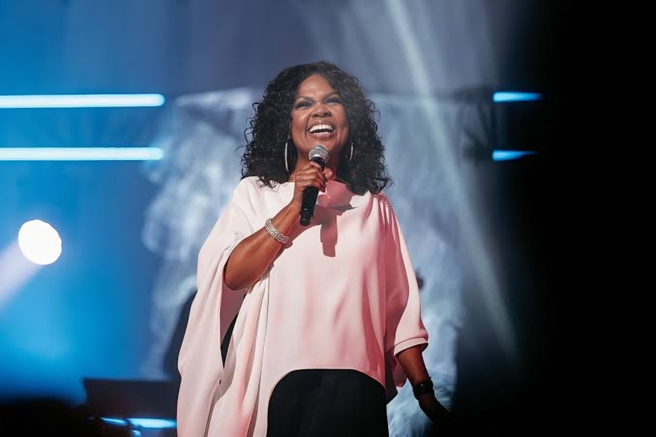 CeCe Winans
