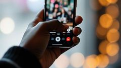 How tapping, swiping, typing and scrolling  your smartphone affects your hands and fingers