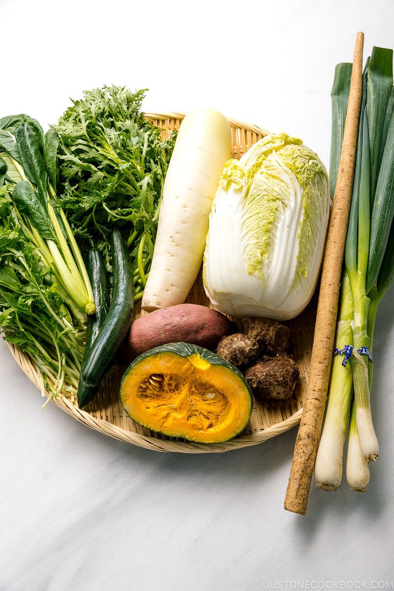 A typical Japanese meal is accompanied by a wide variety of vegetables, seaweed and legumes