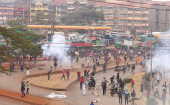 Police clash with protestors in Roysambu