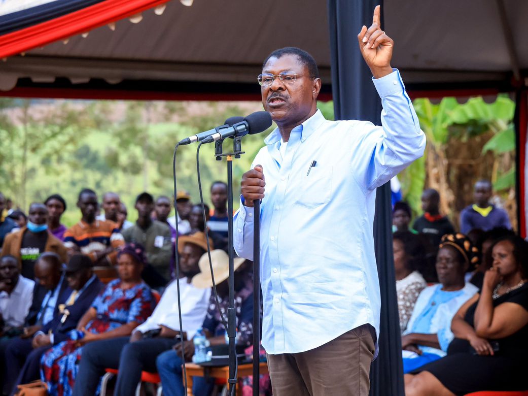 National Assembly Speaker Moses Wetangula condoling with late former IEBC chairman Wafula Chebukati’s family at his home in Kiminini.