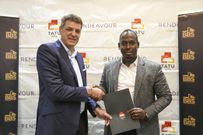 BBS Mall founder Abdiweli Hassan (right)