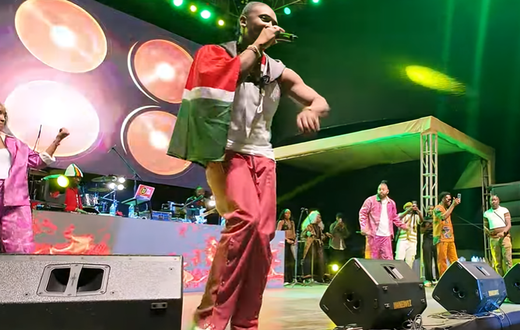 Chris Martin performing at Uhuru Gardens