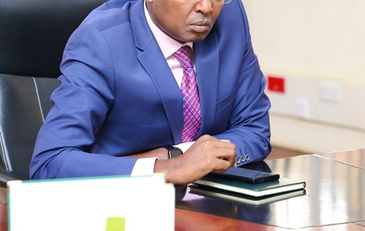 Dr Peter Mbae