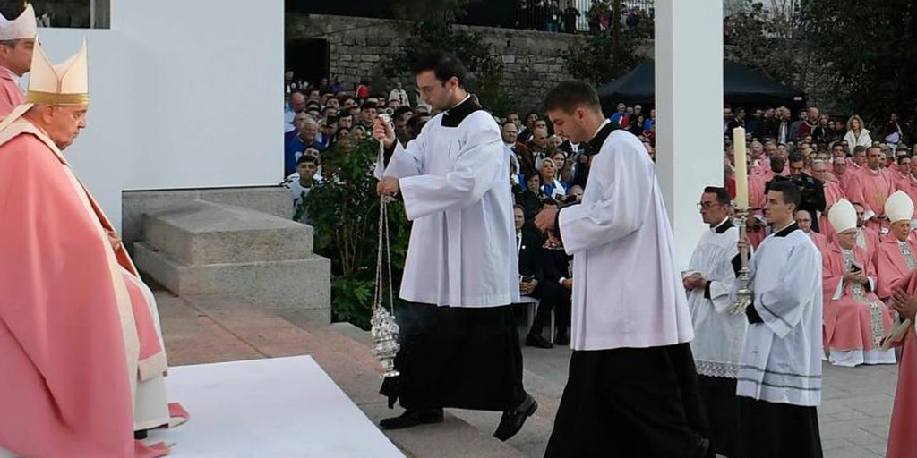 Vatican Approves Guidelines Allowing Gay Men to Enter Priesthood