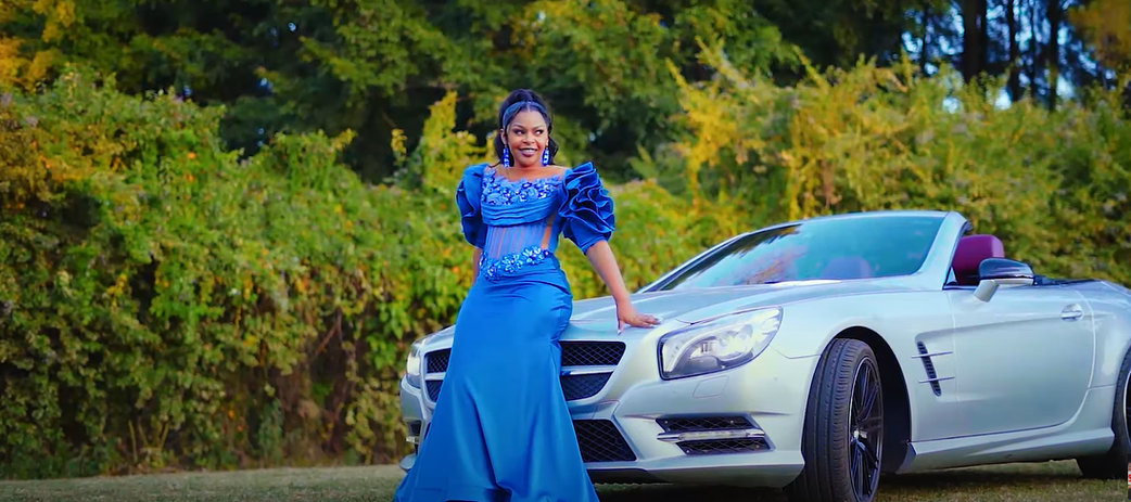 DJ Mo sweeps Size 8 off her feet with a grand proposal