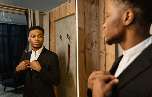 Collars: What your neckline choice says about you