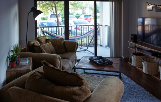 Decorate your home for cold season on a budget