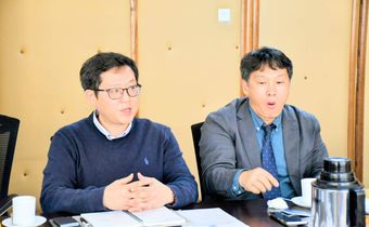 Prof. Jeon Only and Prof. Bae Yuh Jin from the Hankuk University of Foreign Studies (HUFS)