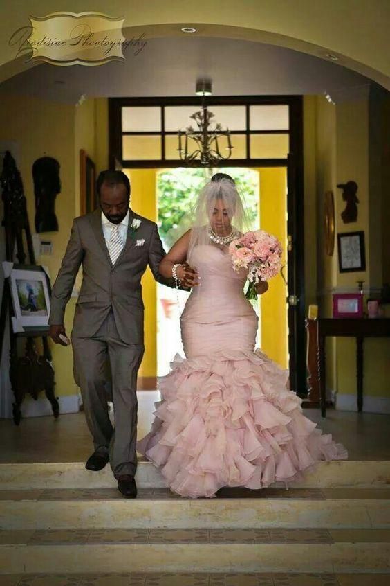 12 brides who walked down the isle in colored gowns (Photos)