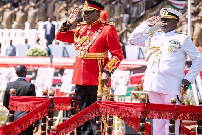 President Uhuru Kenyatta with General Samson Mwathethe