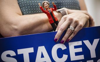 Warren Declares Presidential Bid to Unseat Trump