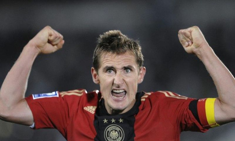 Germany's Miroslav Klose reacts after scoring his 3rd goal during the World Cup 2010 qualifying match Finland vs Germany september 10, 2008 at the Olympic Stadium in Helsinki