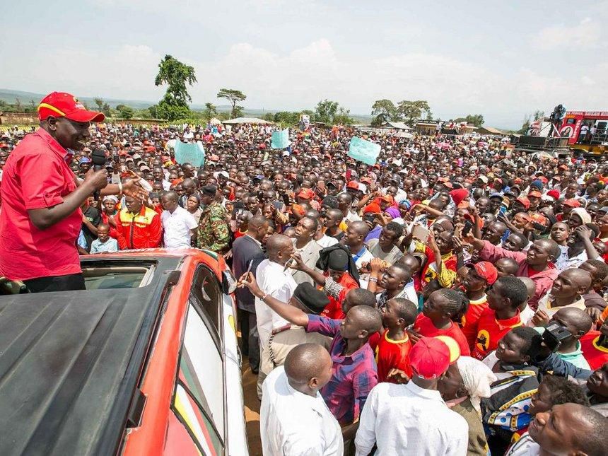 ___9067703___2018___11___4___8___File+image+of+DP+William+Ruto+addressing+a+roadside+rally