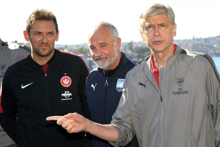Arsenal manager Arsene Wenger (R) poses with Western Sydney Wanderers coach Tony Popovic (L) and Sydney FC coach Graham Arnold after a press conference in Sydney, on July 11, 2017