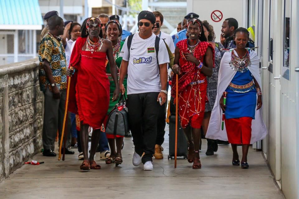 Football legend Ronaldinho lands in Kenya (Photos)